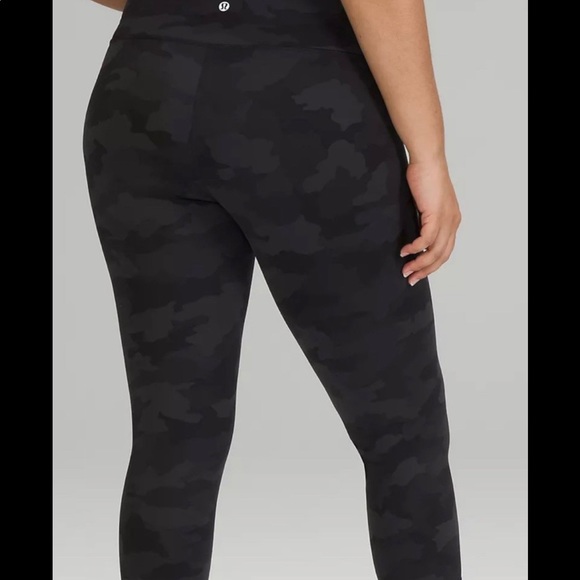 Sz 6 21” Wunder Under Crops, Slub Denim Camo Fabric, GUC, Reg Rise (8”) - Picture 1 of 2